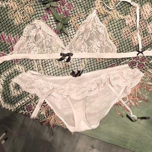 Elle McPherson baby pink bra & panty garter set